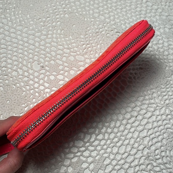 Calvin Klein florescent orange/pink wallet - Picture 6 of 6